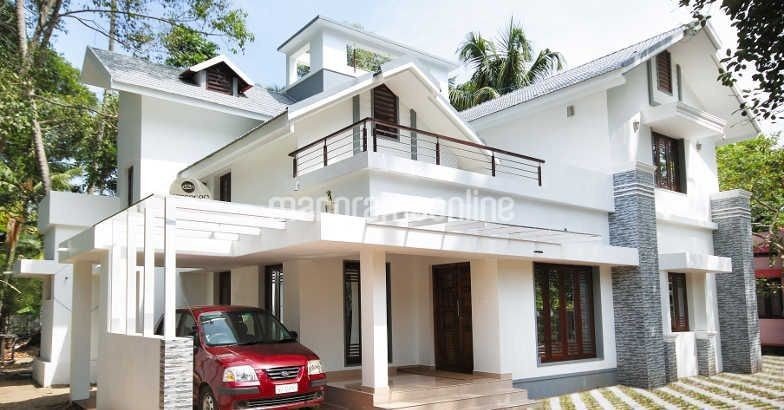 Beautiful 2500 sq ft home design in kerala