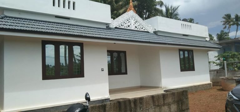 1084 Sq Ft 3BHK Single Floor Kerala Style Beautiful House and Free Plan