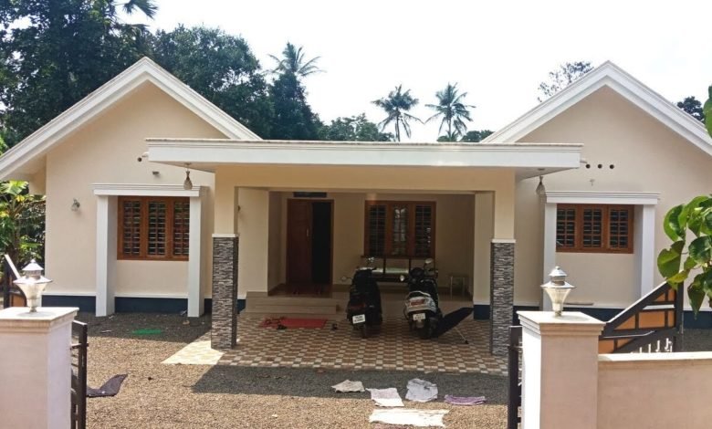 2000 Sq Ft 4BHK Single-Storey Beautiful House at 15 Cent Plot