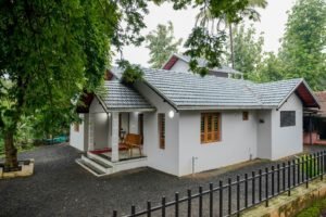 1450 Sq Ft 3BHK Colonial Style Single Floor House Design