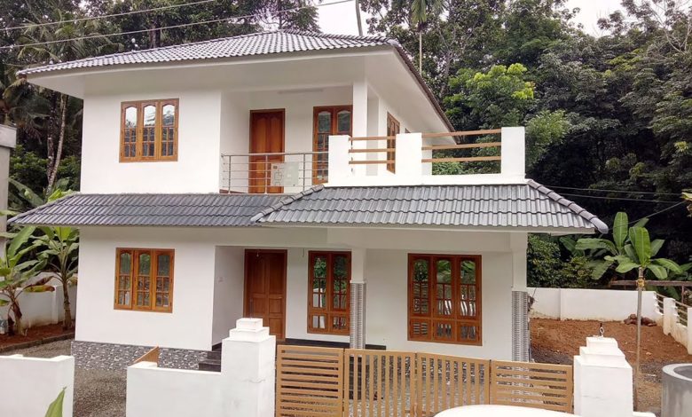 1600 Sq Ft 4BHK Traditional Style Two-Storey House at 8.25 Cent Plot