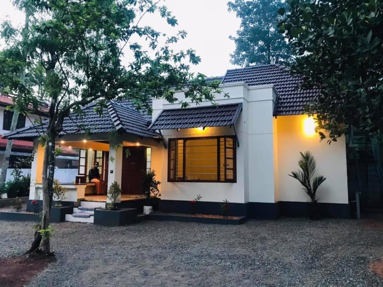 Traditional Style Single Floor 3BHK Beautiful House and Free Plan