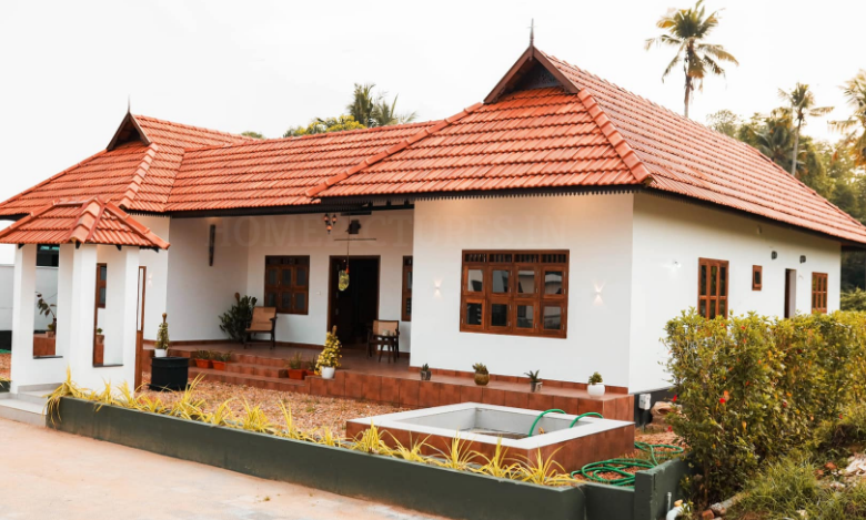 2200 Sq Ft 3 BHK Traditional Style Home at 10 Cent Plot, Free Plan, 75 Lacks