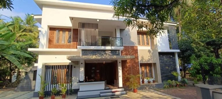 2850 Sqft , Old house renovation at Malappuram